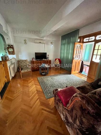 Super Pozitie ! Vila P+1+M zona Centrala 640mp construiti - 6