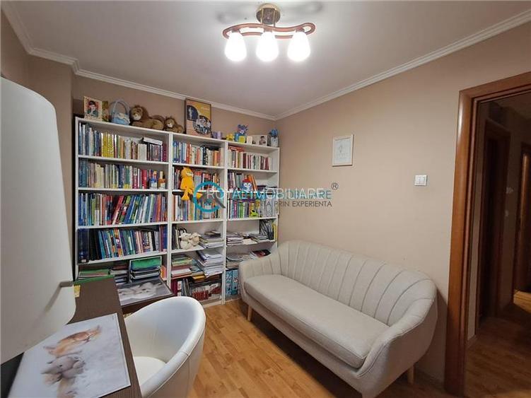 Royal Imobiliare - Vanzare apartament 4 camere zona Piata Mihai Viteazu - 12