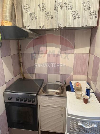 Electrolizei, garsoniera modesta de inchiriat - 5