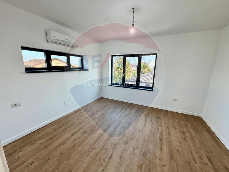 Casă / Vilă cu 4 camere de vânzare în zona Dedeman - 19