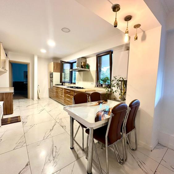 Vanzare 4 camere 149 mpc+curte 139 mp+4 locuri de parcare subterana - 12