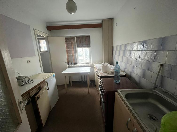 Apartament trei camere - 80mp - etaj 2 - Școala nr. 10 - 2