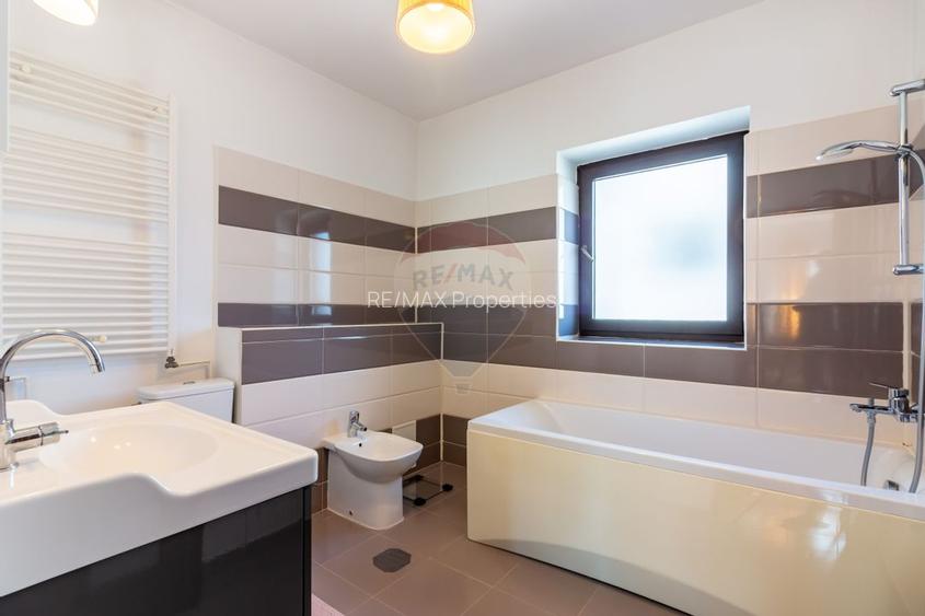 Casă / Vilă de vanzare la intrare in Mogosoaia, padure, teren 1097mp - 19