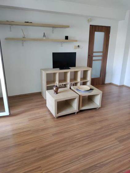 Proprietar, 2 cam, dec, Aviatiei metrou, centrala proprie, etaj 1 - 2