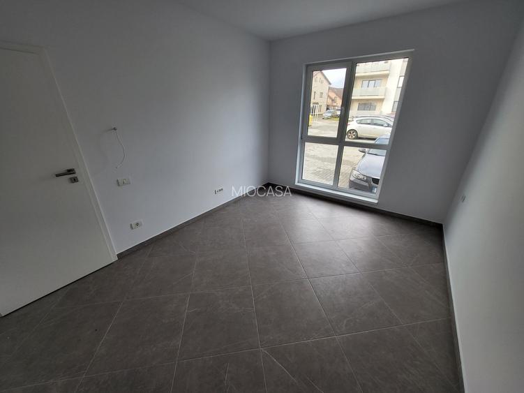 Bloc Nou-Braytim. Langa Hotel Arizona. Decomandat. Bucatarie inchisa - 7