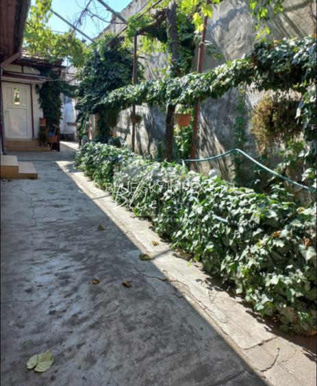 Casa batraneasca cu teren de 435mp cu utilitati si deschidere 14 m- Coiciu - 3