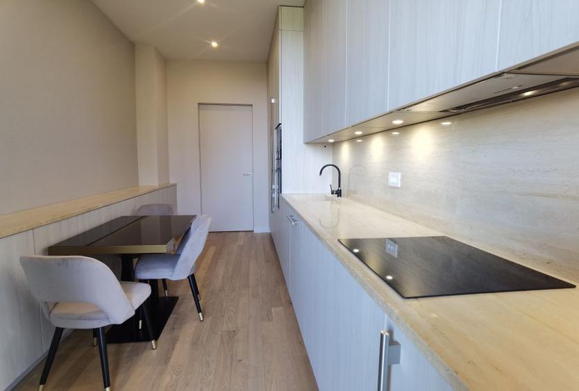 Apartament premium, vedere parc si lac, 2 garaje subterane