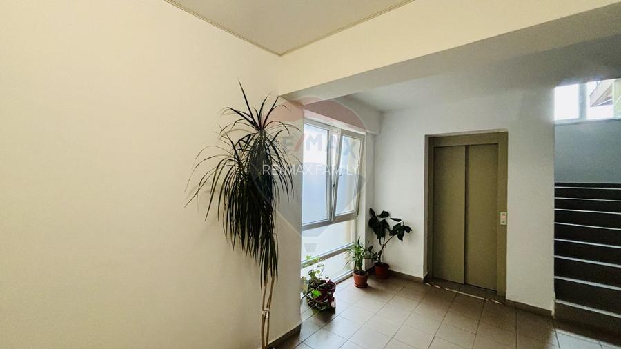 Apartament cu 3 camere de închiriat în zona Nufarul - 13
