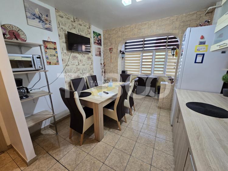 Apartament decomandat 3 camere balcon pivnita lift Vasile Aaron Sibiu - 12