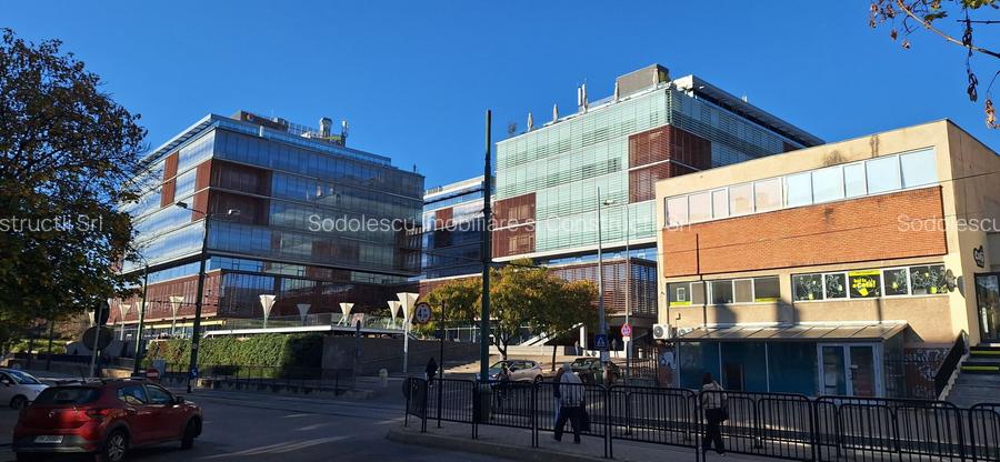 Apartament cu 2 camere - P-ta 700/Business Center - 21