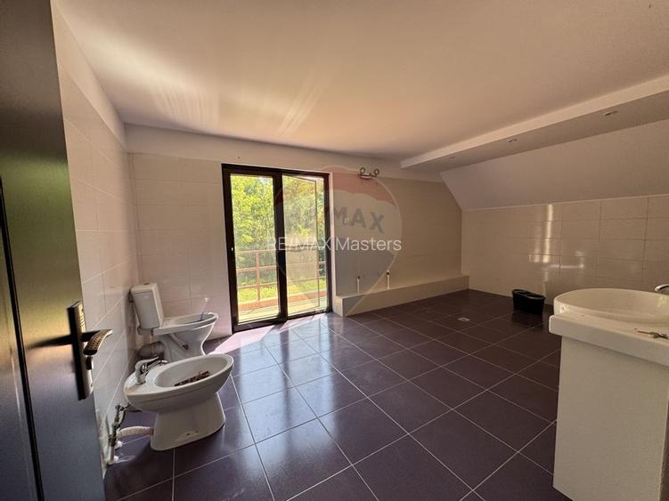 Casa cu teren generos – refugiul perfect în Paltinoasa, Suceava - 9