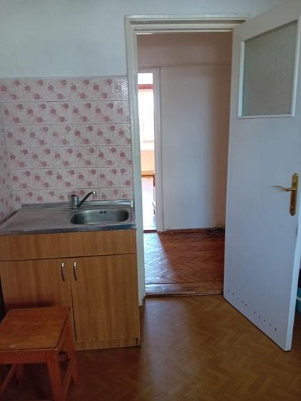 De vanzare -  apartament cu 3 camere decomandate, Tiglina 2, etaj 3/4