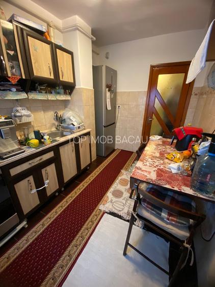 ETAJUL 3, mobilat si utilat, renovat, 52 metri utili, Petrom Milcov - 2