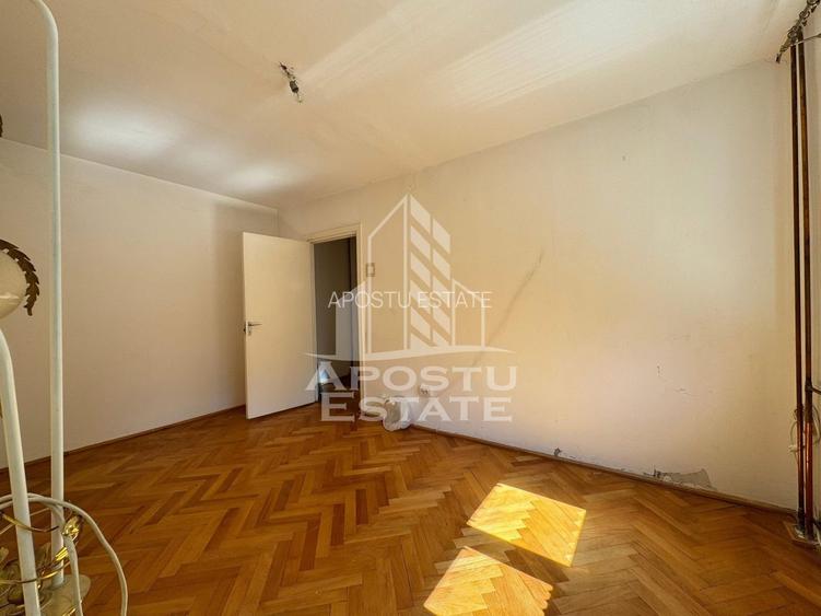 Apartament cu 3 camere, decomantat, etajul 2 , zona Spitalul Judetean - 11