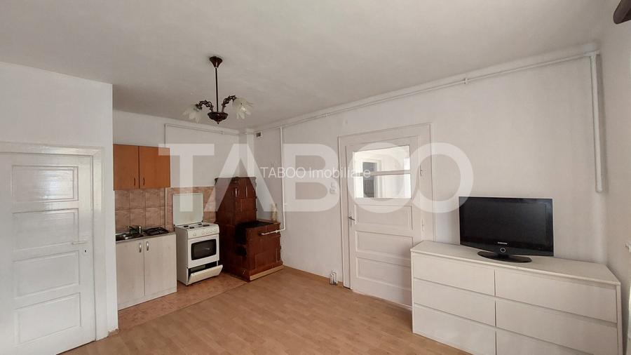 Doua case la pret de una teren 900 mp zona Turnisor - 6