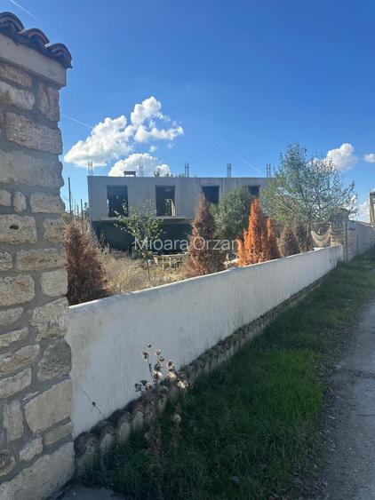 2 Mai - la 4 minute de plaja - pensiune 8 camere, finalizata 60% - 6