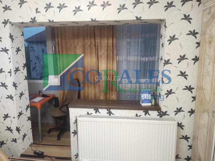 Aradului - Aproape de Parc. Cu centrala proprie. 2 bai si 2 balcoane. - 6