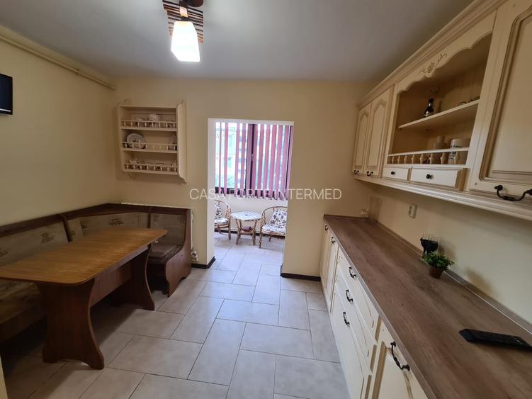 Apartament 3 camere de închiriat -Tomis Nord, zona Cireșica  600  euro - 5