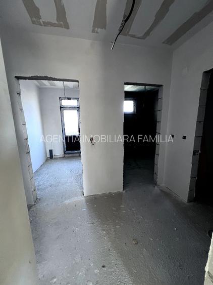 Vanzare casa P+M in Sendreni( in spatele Primariei), pret 99 000 euro - 18