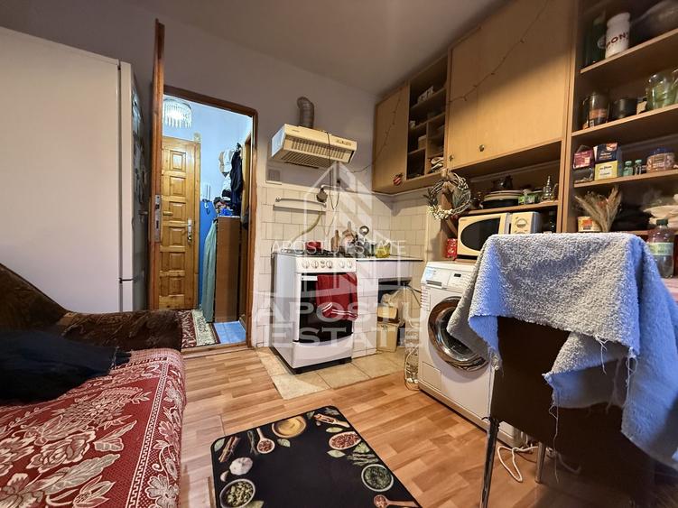 Garsoniera spatioasa mobilata si utilata, zona Buziasului - 4