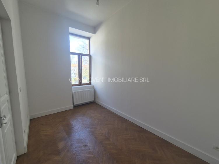 Apartament ultracentral, renovat integral, Arad, comision 0 - 4