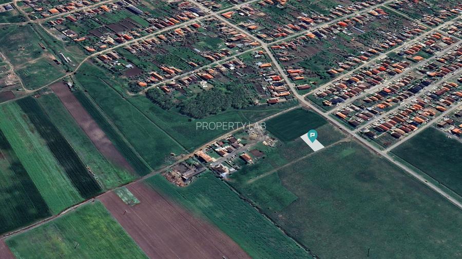 Loc de casa de 494 mp în Livada - 2