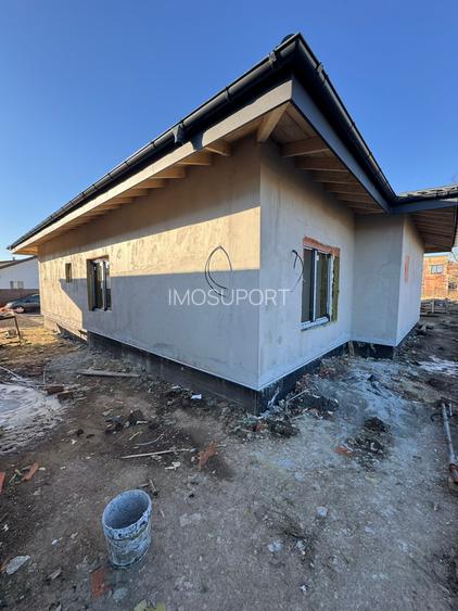 Adio, bloc! Vilă cochetă pe parter în Brănești – Oaza ta de sănătate la 30 min d - 3