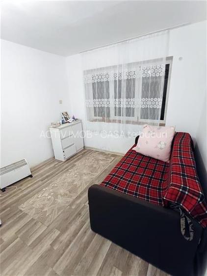 Apartament 2 camere ultracentral in Moldova Noua - 3