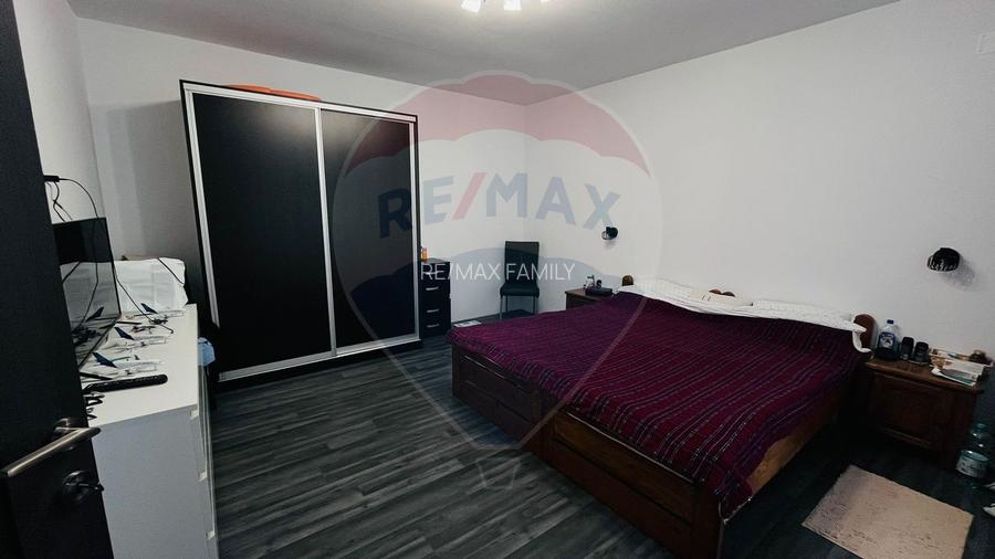 Casă / Vilă cu 4 camere de vânzare - 5