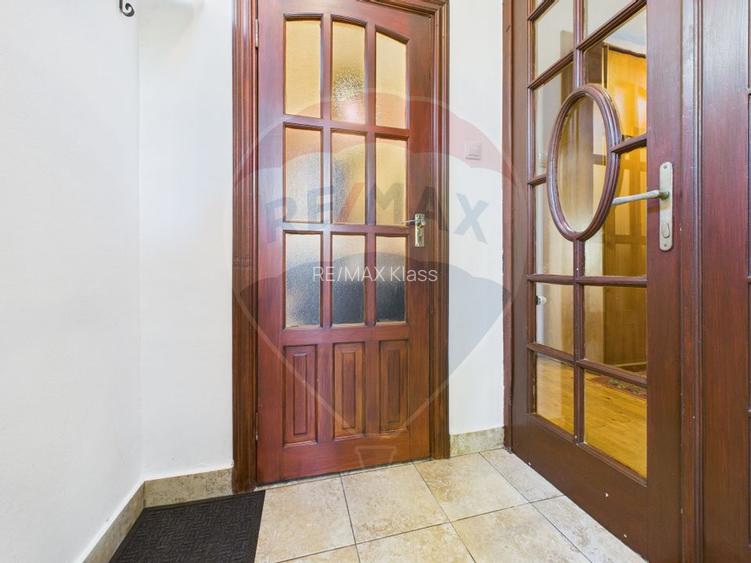 Casă / Vilă zona Eroii Revolutiei - 10