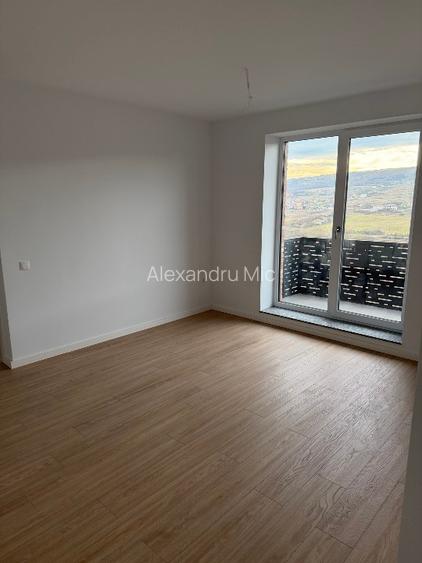 Apartament de vanzare, 3 camere, boxa inclusa, parcare - 3