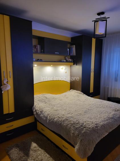 GARA ARCU 3 CAMERE DECOMANDAT 80 MP MOBILAT SI UTILAT  BLOC 1988  COD 161029 - 7