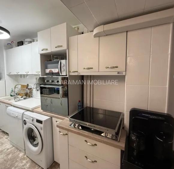 PANTELIMON, LANGA MEGA MALL, - 10