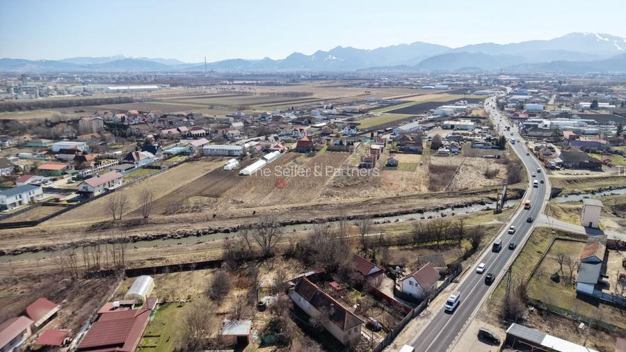 Teren intravilan cu hala construita - 19