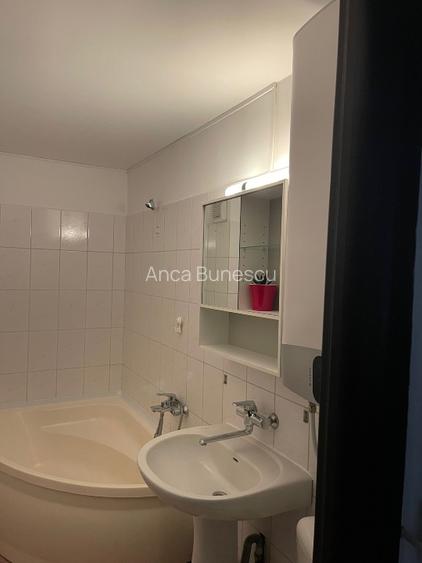 Apartament cu 3 camere de închiriat - 10