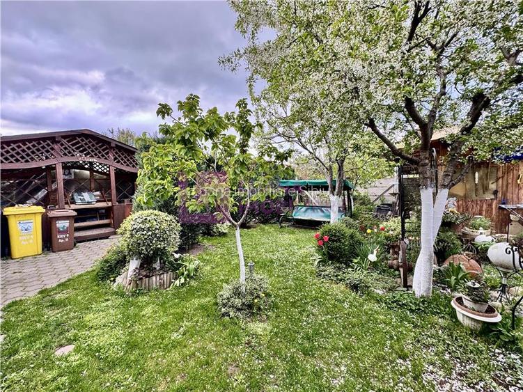Casa de vanzare Piata Cluj | teren 336 mp | doua apartamente si anexe - 8