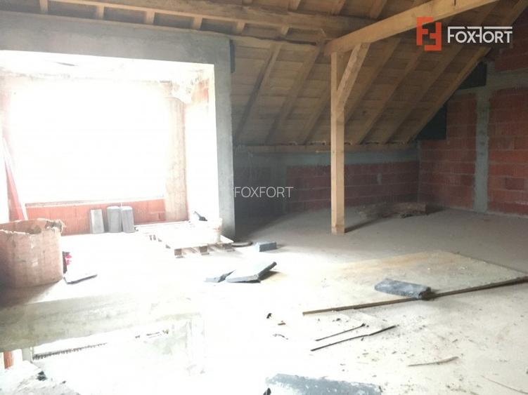 Casa tip triplex, cu 2 camere, de vanzare in Sanandrei. - 11