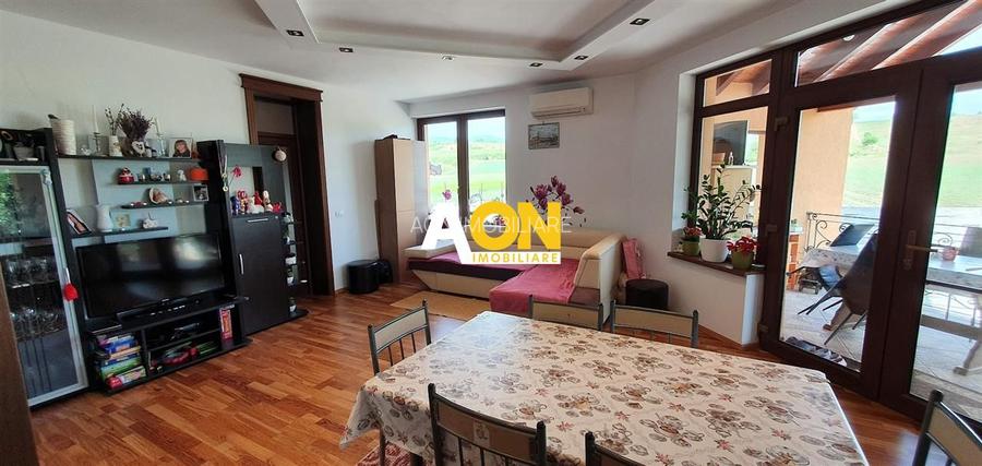 Casa parter+demisol, 1200 mp teren, pretabila pt 2 familii, Sard - 7