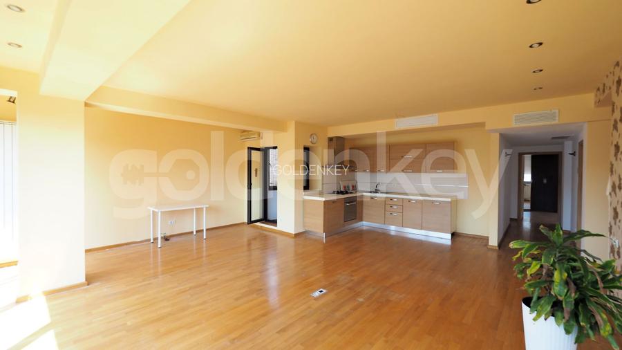 Apartament insorit cu 4 camere | garaj si boxa - 2