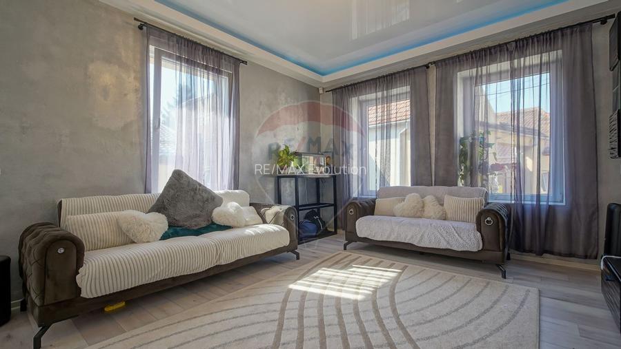 Casă / Vilă Săsească cu 6 camere de vânzare in Vulcan, Brasov - 16