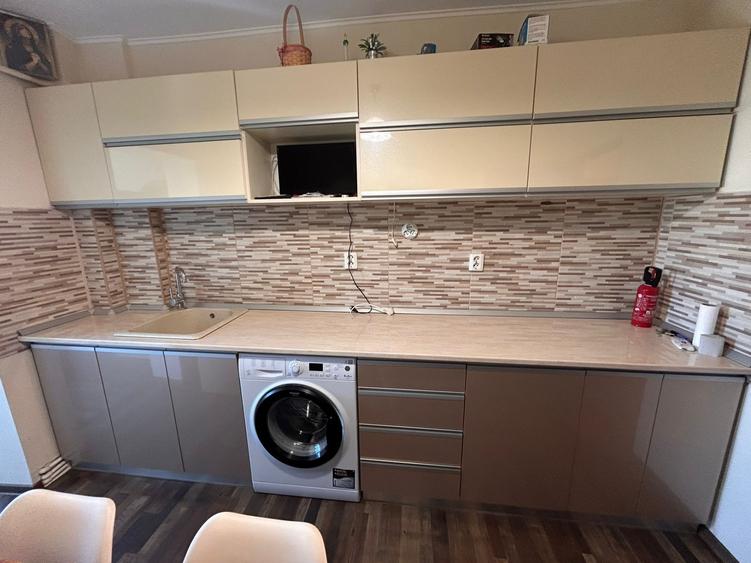 - Apartament 2 camere decomandat, Radu Negru.