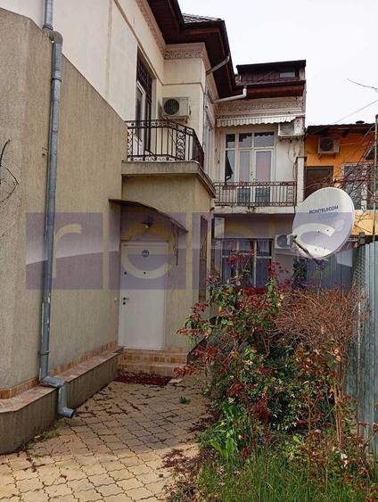 VANZARE VILA FORMATA DIN 3 APARTAMENTE | ZONA MALL VITA |