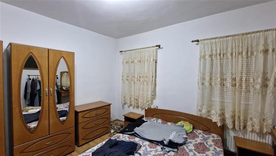 Resita Casa 7 Incaperi Parter si Etaj, Zero investitii