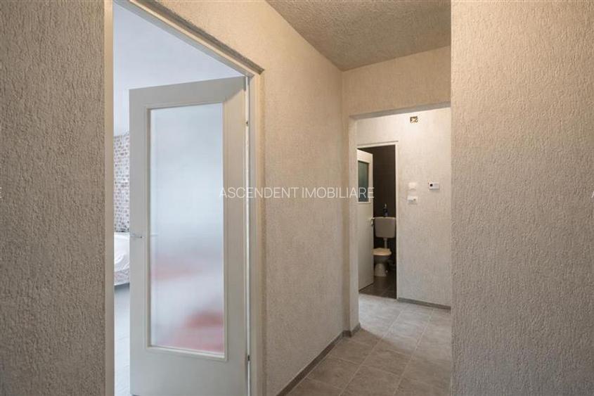 Apartament 2 camere,improspatat, decomandat,balcon,pivnita,Targu Secuiesc - 5