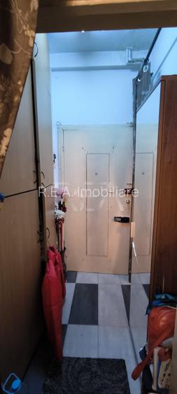 Garsoniera, Universitate - 6