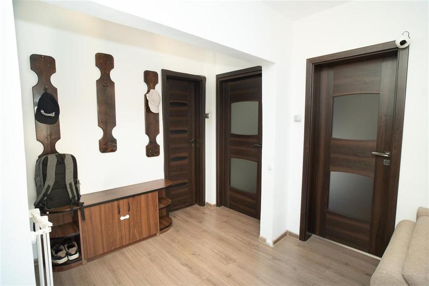 Apartament de vanzare cu 3 camere(transformat din 4 camere) pe Bld Dacia