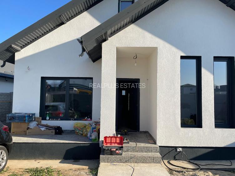 Vila noua, 4 camere, curte - Pantelmon /Ferma animalelor - 2