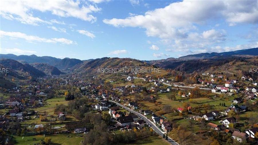 FILM! Teren intravilan spectaculos,1.000 mp,Moieciu,panorama 180 grade,potential - 3