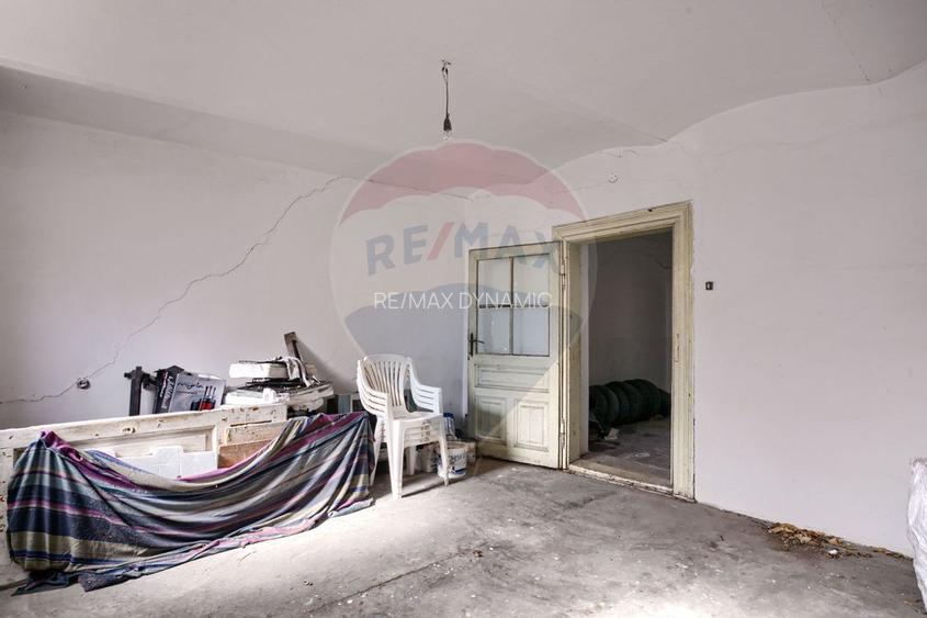 Apartament 4 camere spațioase,  curte,  zona Piata Catedralei - 22