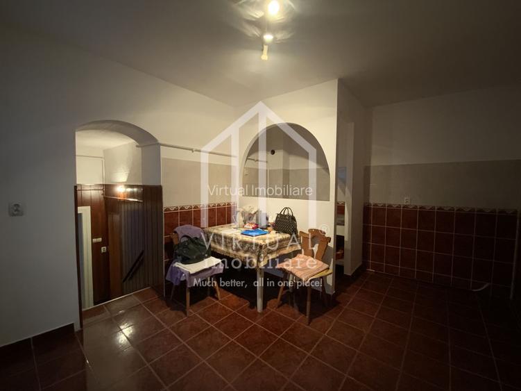 Apartament de vanzare cu 3 camere pivnita,la casa in zona Centrala - 11